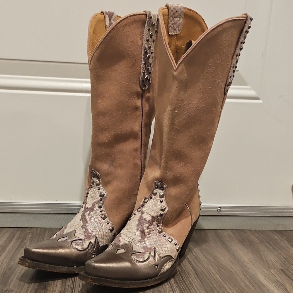 Studded Idyllwind Western Boots